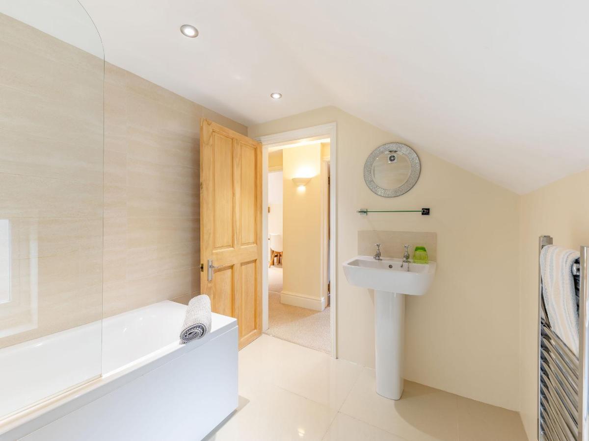 Bedehouse Cottage Матлок Екстер'єр фото